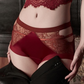 Cuecas femininas com renda e recortes