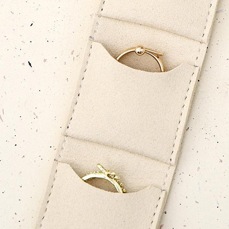 💍✨ Sac à Bijoux Portable à Compartiments ✨ 🎁 -50 % pour une durée limitée ! Parfait pour voyager avec style 👜🌍