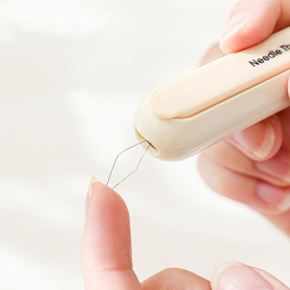 ✨ 50 % DE RÉDUCTION MAINTENANT ! ✨Outil 2 en 1 pour enfiler et défaire les coutures