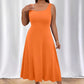 Vestido elegante sem mangas de cor lisa para mulher